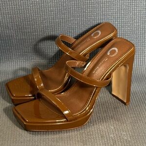 Journee Collection Women’s Naivee Dress‎ Sandals Brown Size 6.5 New